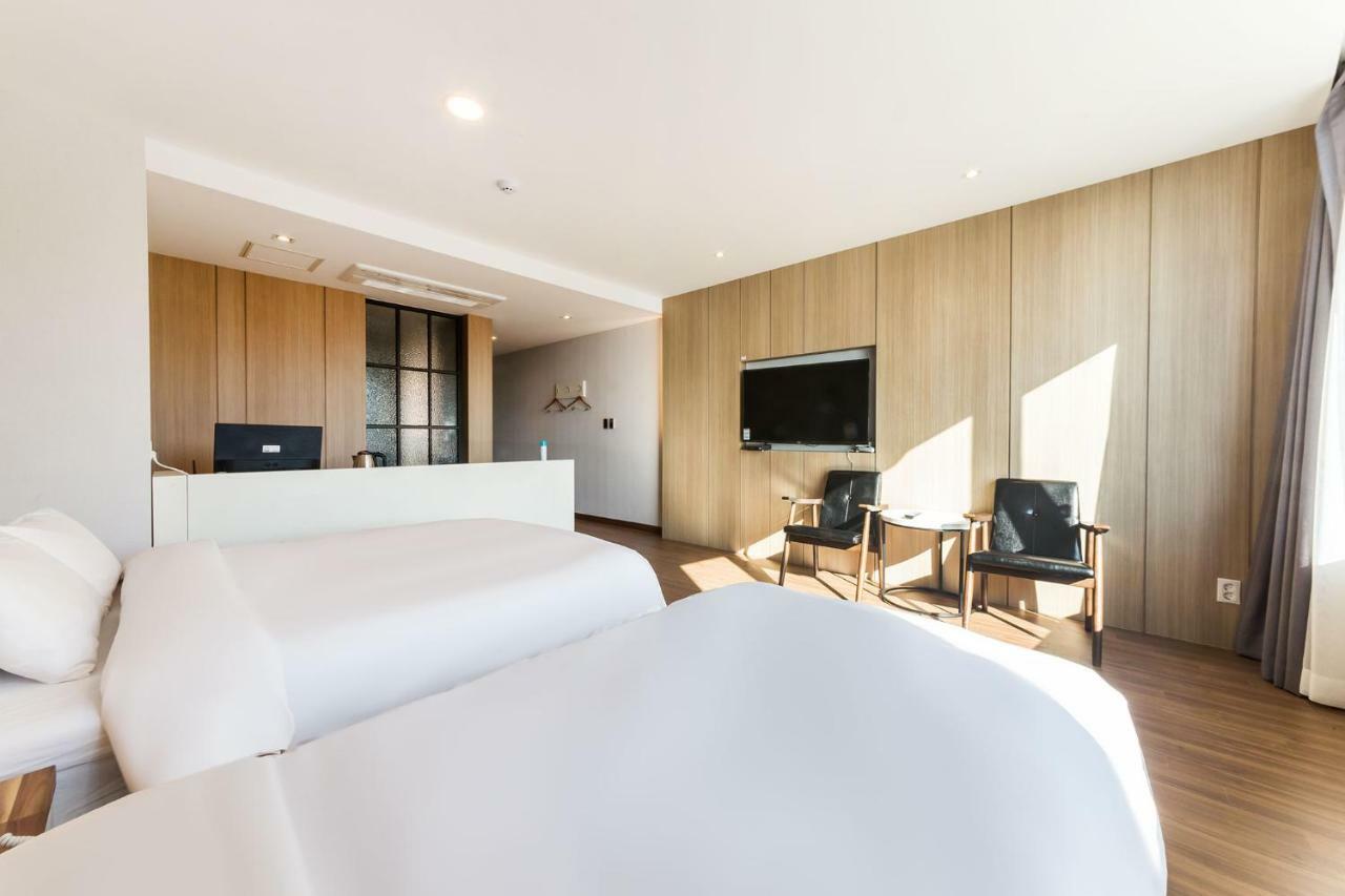 Incheon Blue Marine Hotel Екстериор снимка