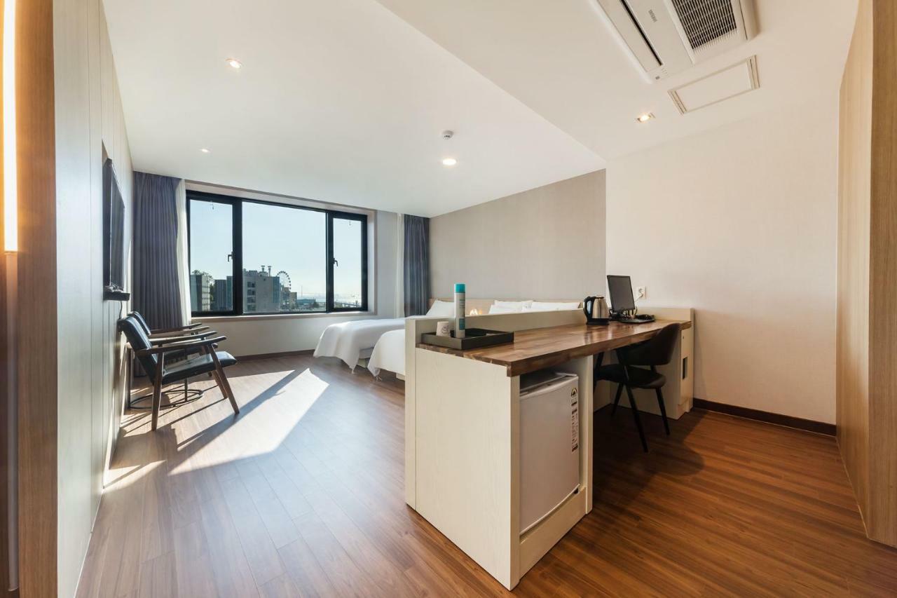 Incheon Blue Marine Hotel Екстериор снимка