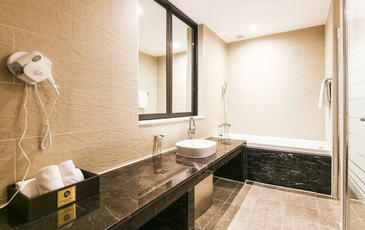 Incheon Blue Marine Hotel Екстериор снимка