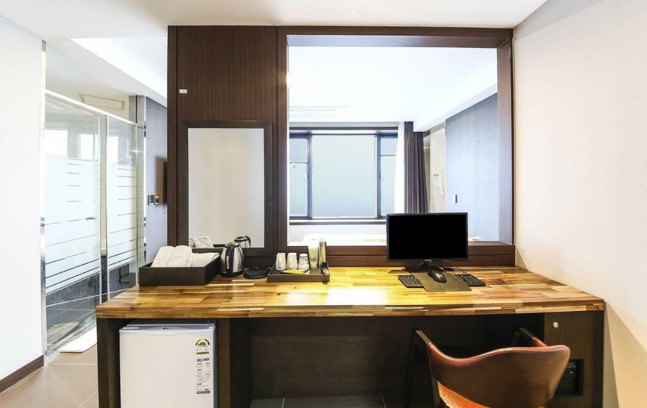 Incheon Blue Marine Hotel Екстериор снимка