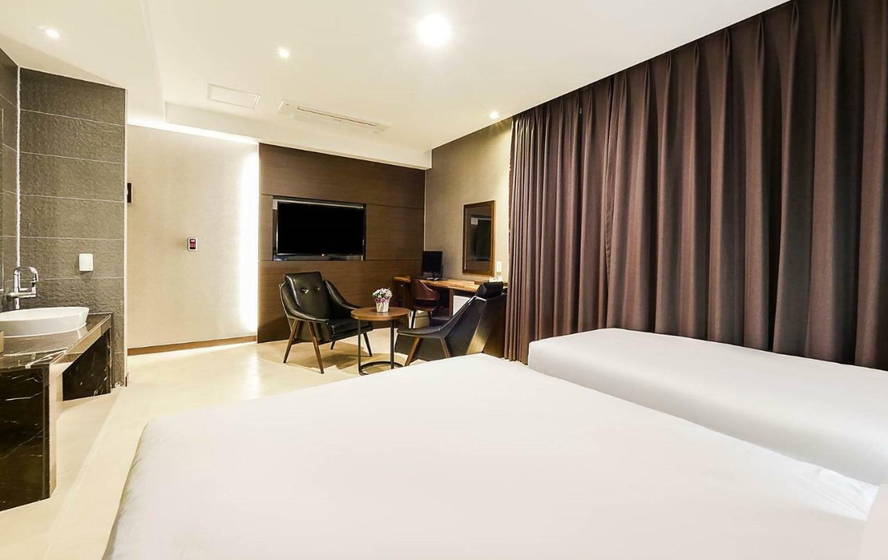 Incheon Blue Marine Hotel Екстериор снимка